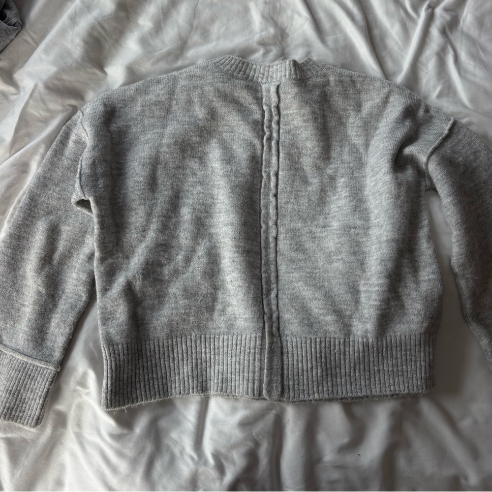 Grey sweater - Picture 4 of 4